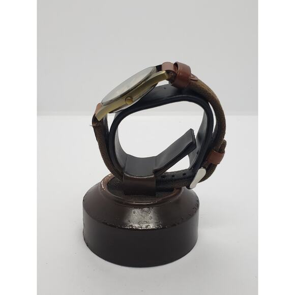 Select women's watch. Large face, Small leaves on watch face. - Picture 5 of 7